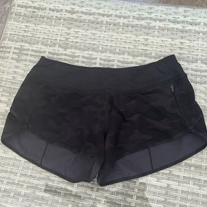 NWT CRZ Yoga 2.5” Sport Shorts